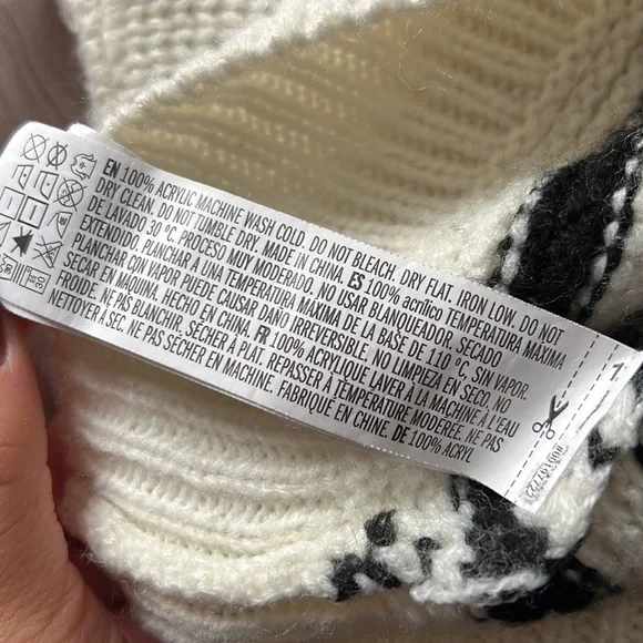 Stripped Sweater - Picture 5 of 5